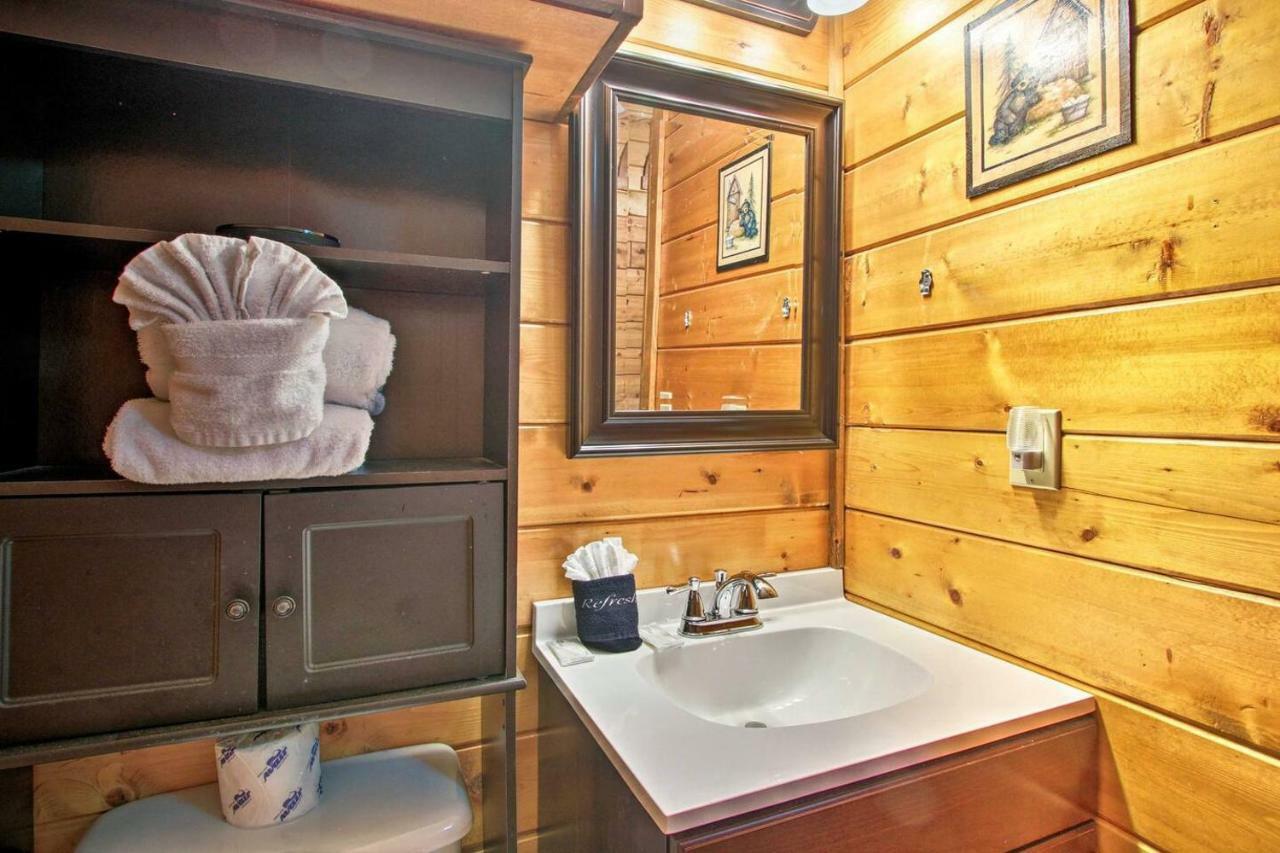 River Rush- Cozy Riverfront Cabin 5 Mi To Pigeon Forge Sevierville Exterior foto